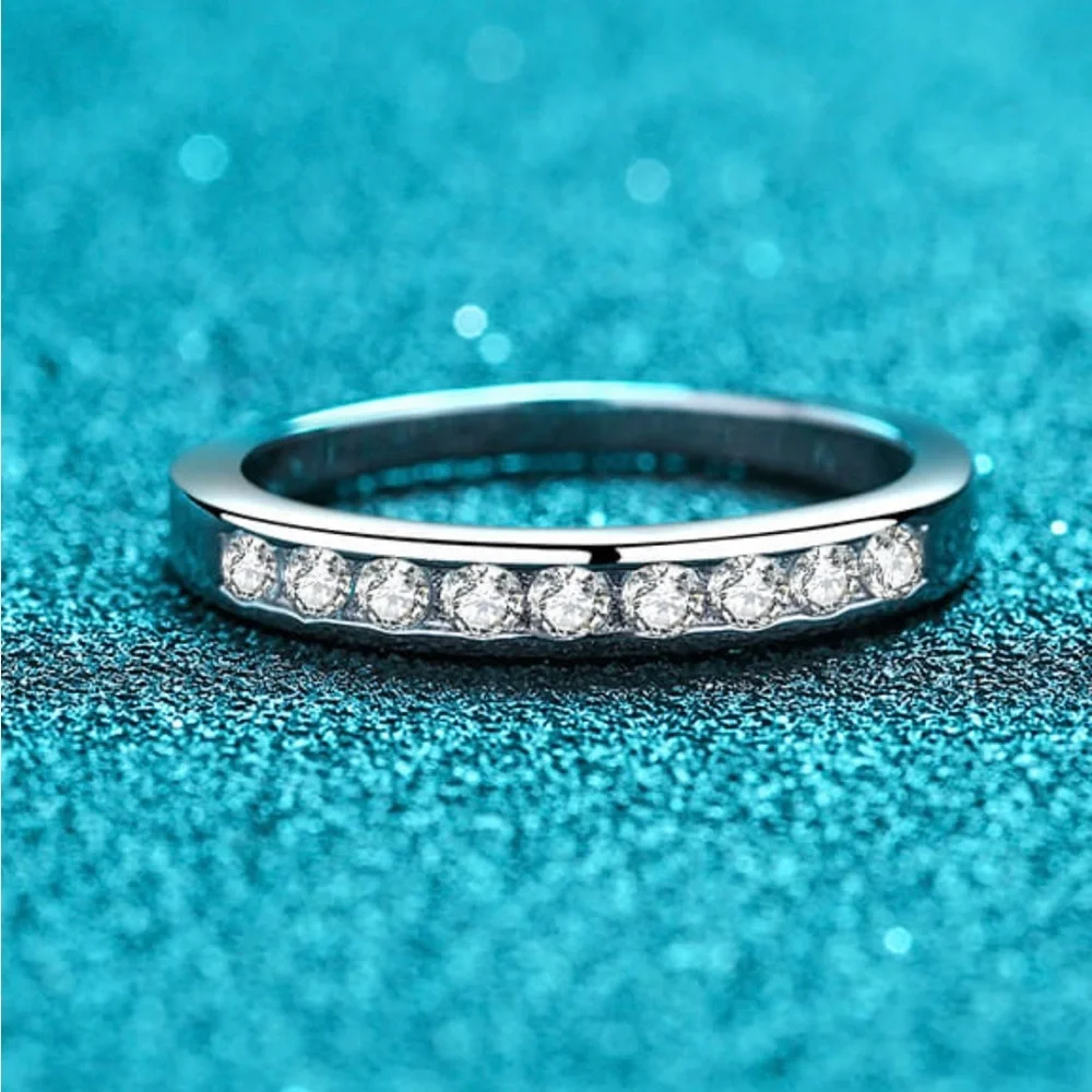 925 Sterling Silver Moissanite Geometric Classic Band Ring
